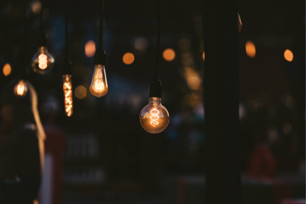 Dicas para Maximizar a Iluminação em Home Office com Pouco Espaço