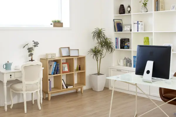 As 10 Melhores Mesas de Home Office Ajustáveis para Quem Mora em Apartamentos Urbanos